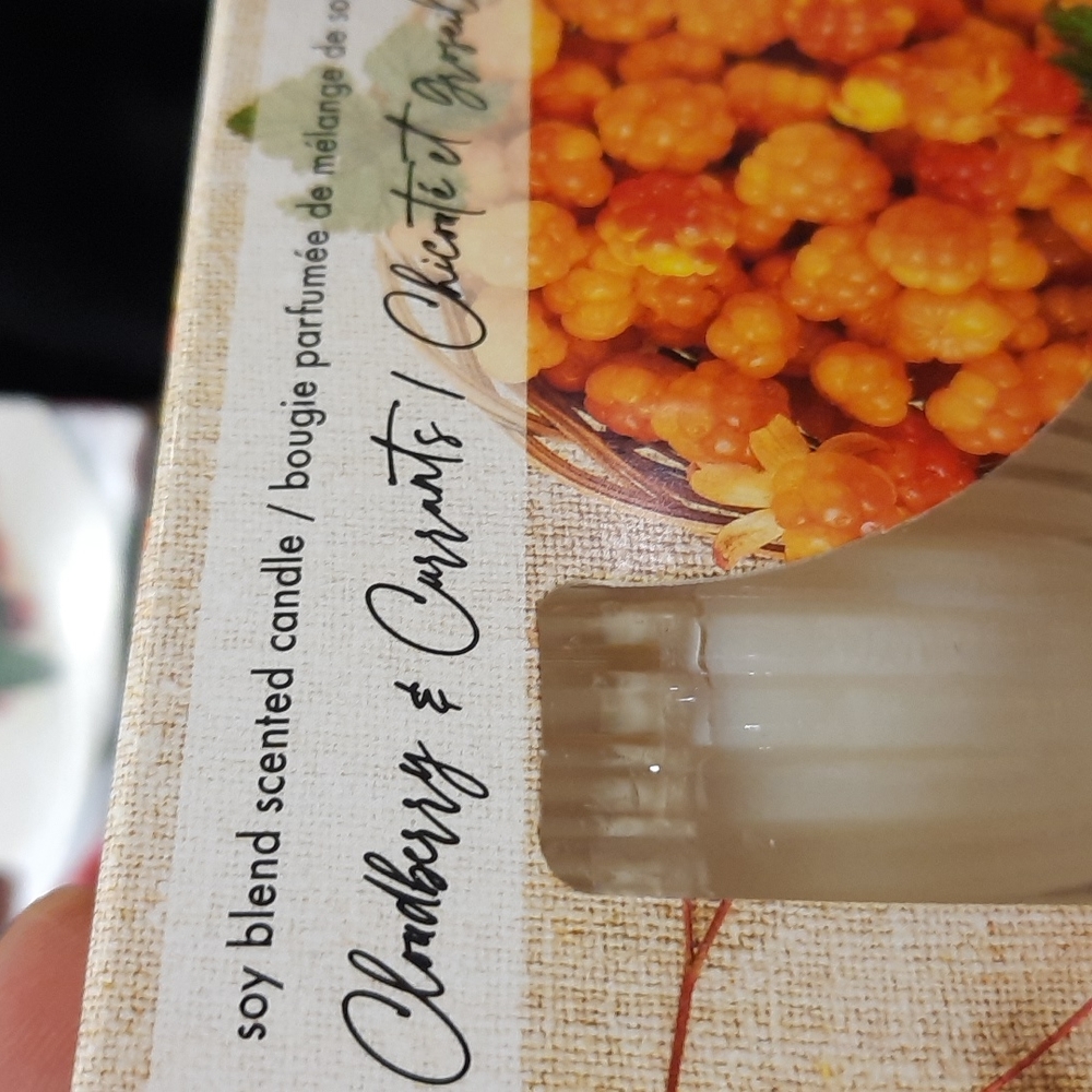 Soy blended candles ( 4) scents 3 Oz each - Picture 3 of 5